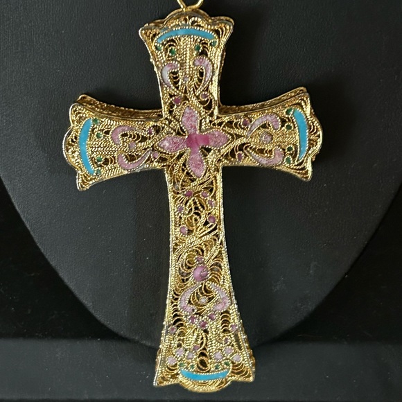 Vintage Gold Filigree Cloisonné Cross Pendant Necklace - Picture 3 of 9